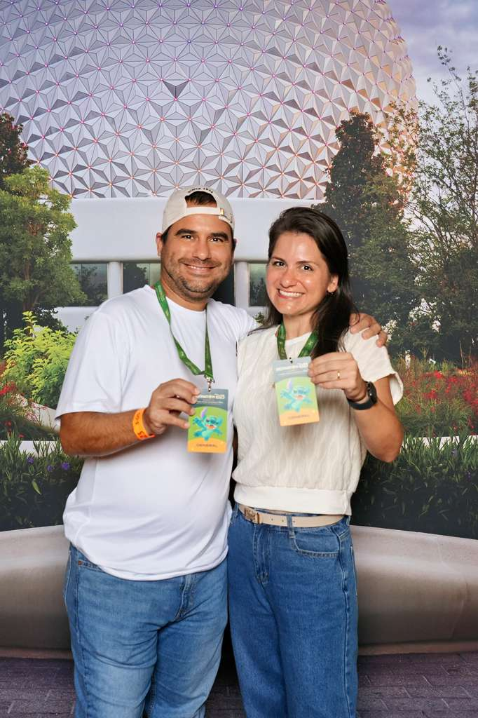 Gaby e Gilson, fundadores da The OC Plus, nos parques de Orlando